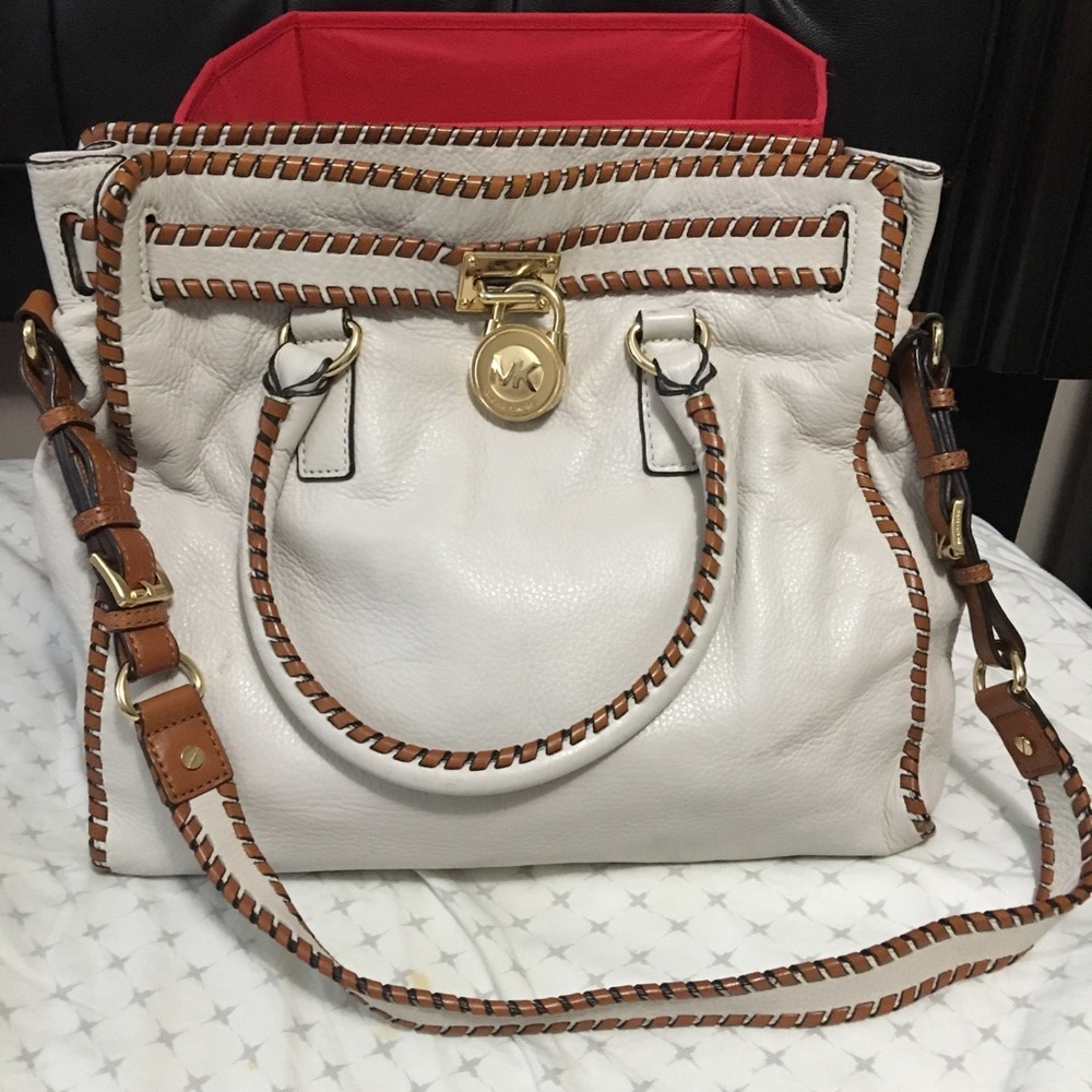 Pre-Loved Michael Kors leather white purse
